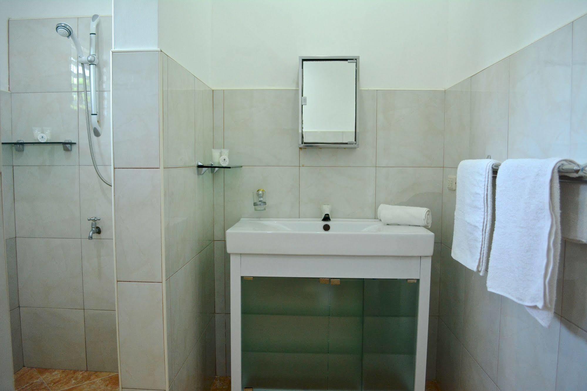 Olivia Resort Serviced Apartments And Bungalows Panglao Kültér fotó